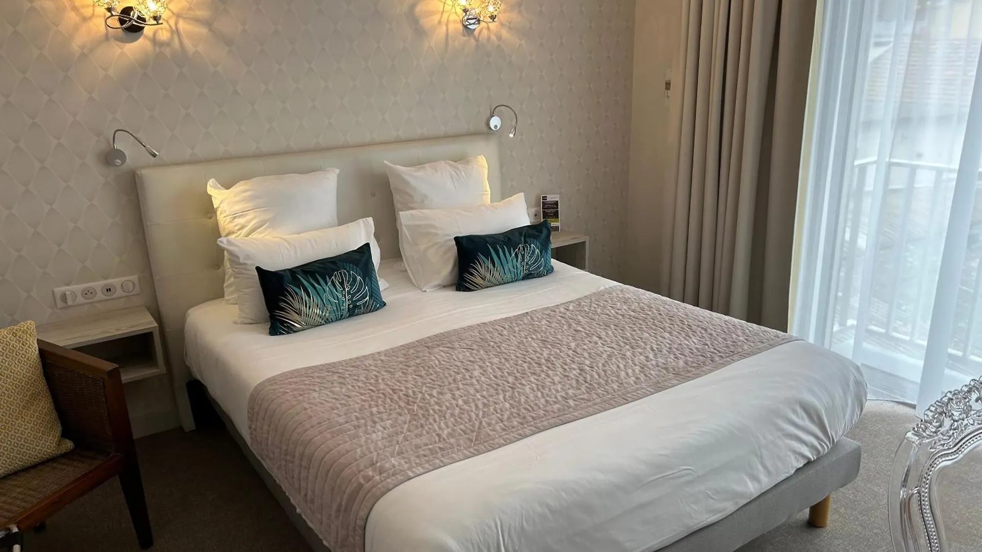 Cit'Hotel L'Etape Saint-Flour  3*, Saint-Flour (Cantal) Frankrig